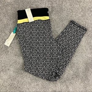 NWT livi active leggings black white 18/20